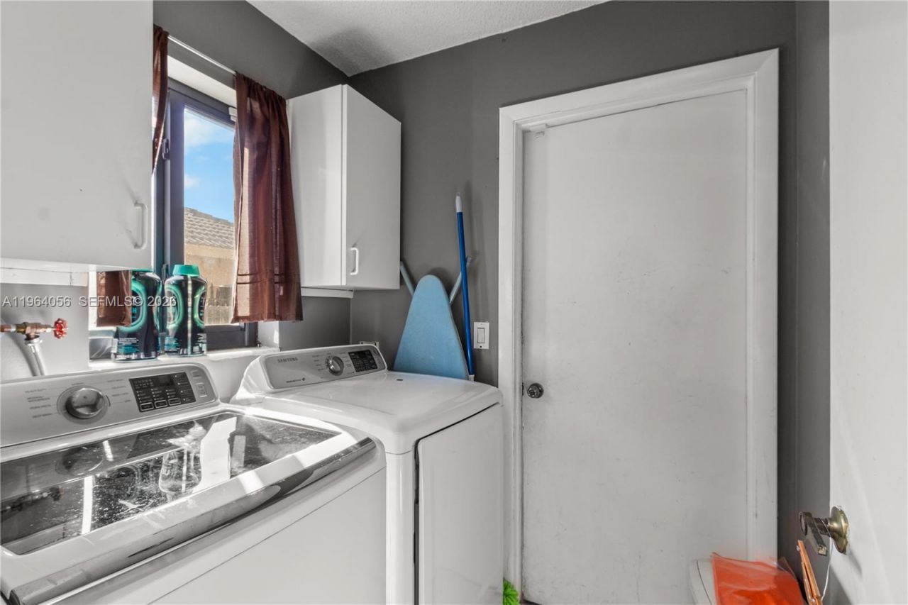 375 NW 107th Ter, Coral Springs, FL 33071 Photo