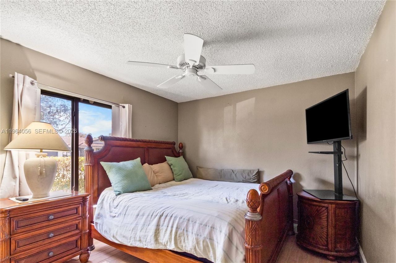 375 NW 107th Ter, Coral Springs, FL 33071 Photo