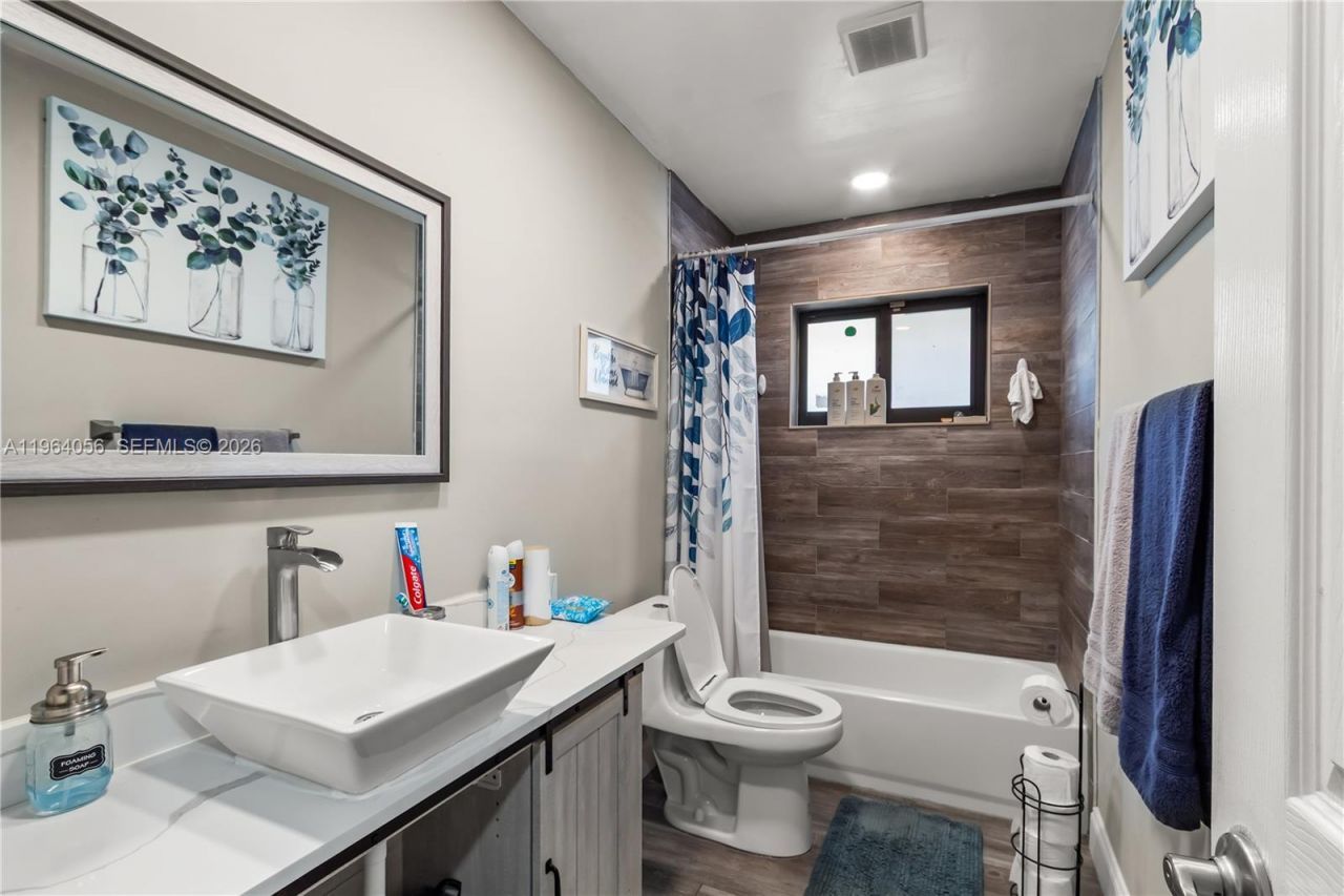 375 NW 107th Ter, Coral Springs, FL 33071 Photo