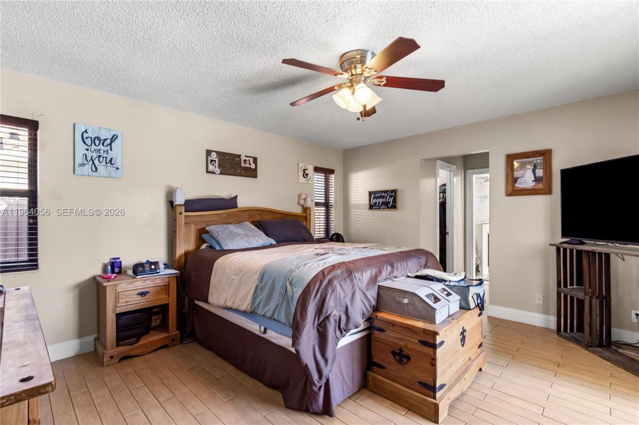 375 NW 107th Ter, Coral Springs, FL 33071 Photo