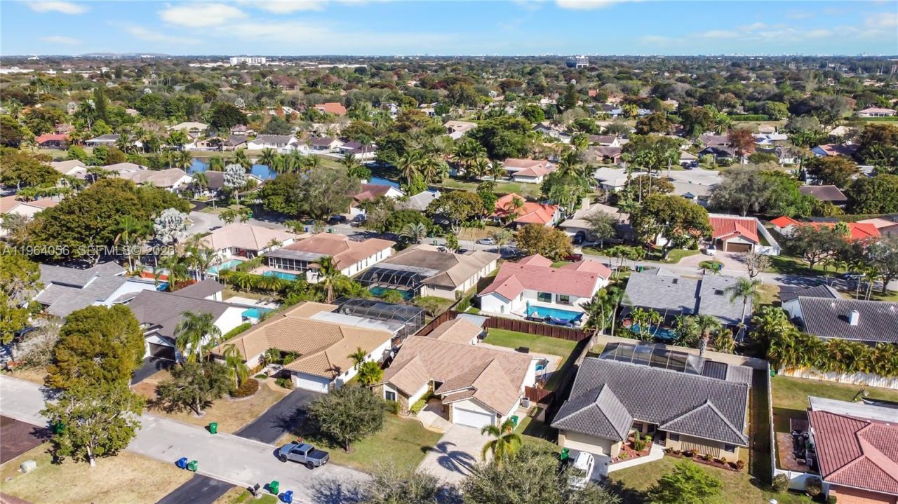 375 NW 107th Ter, Coral Springs, FL 33071 Photo