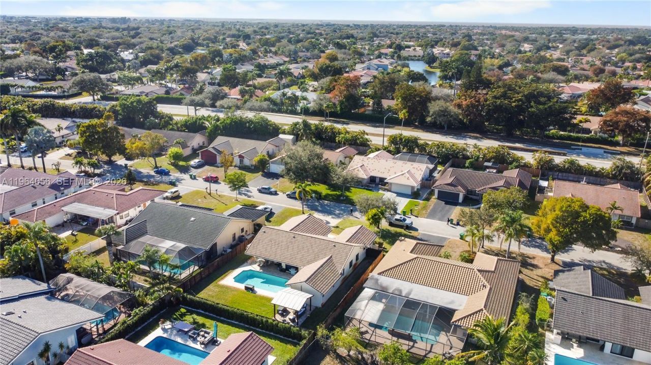 375 NW 107th Ter, Coral Springs, FL 33071 Photo