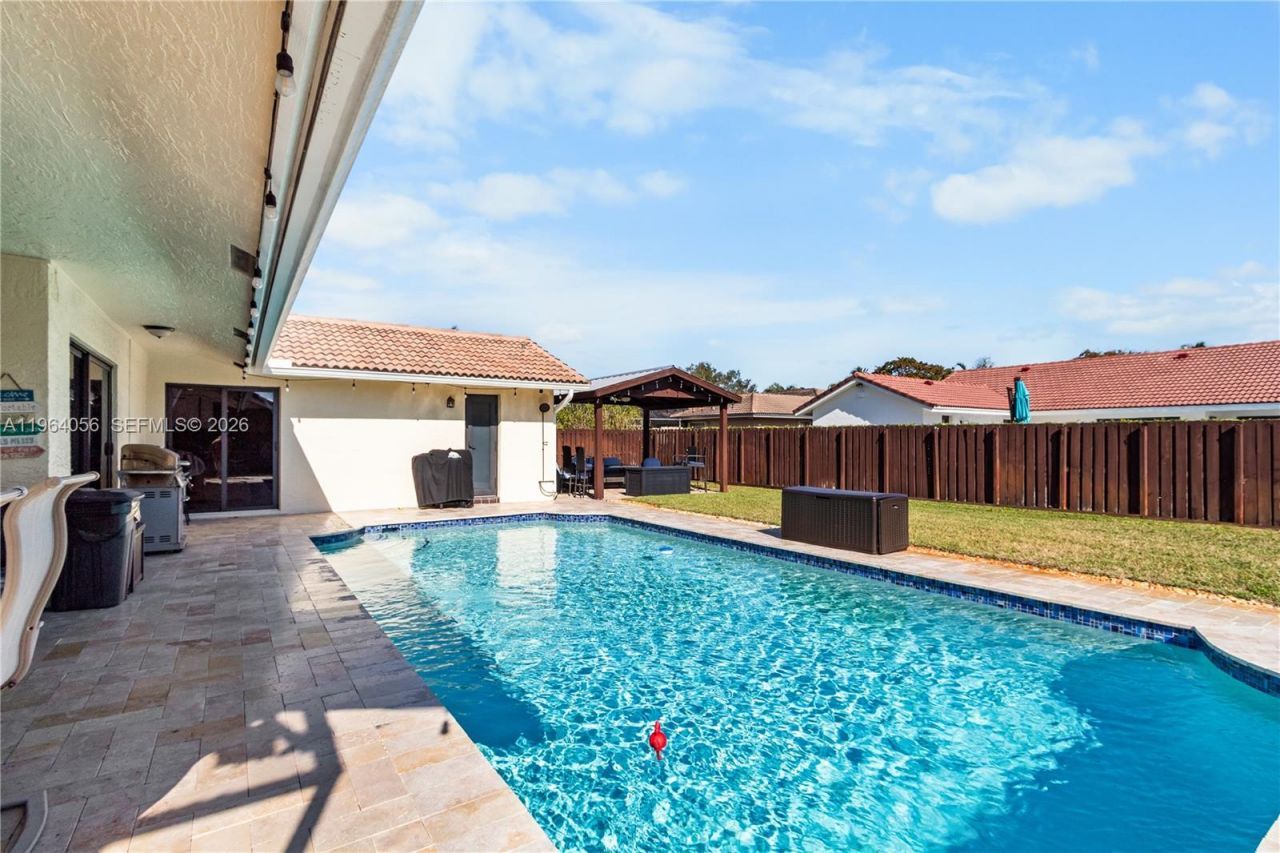 375 NW 107th Ter, Coral Springs, FL 33071 Photo