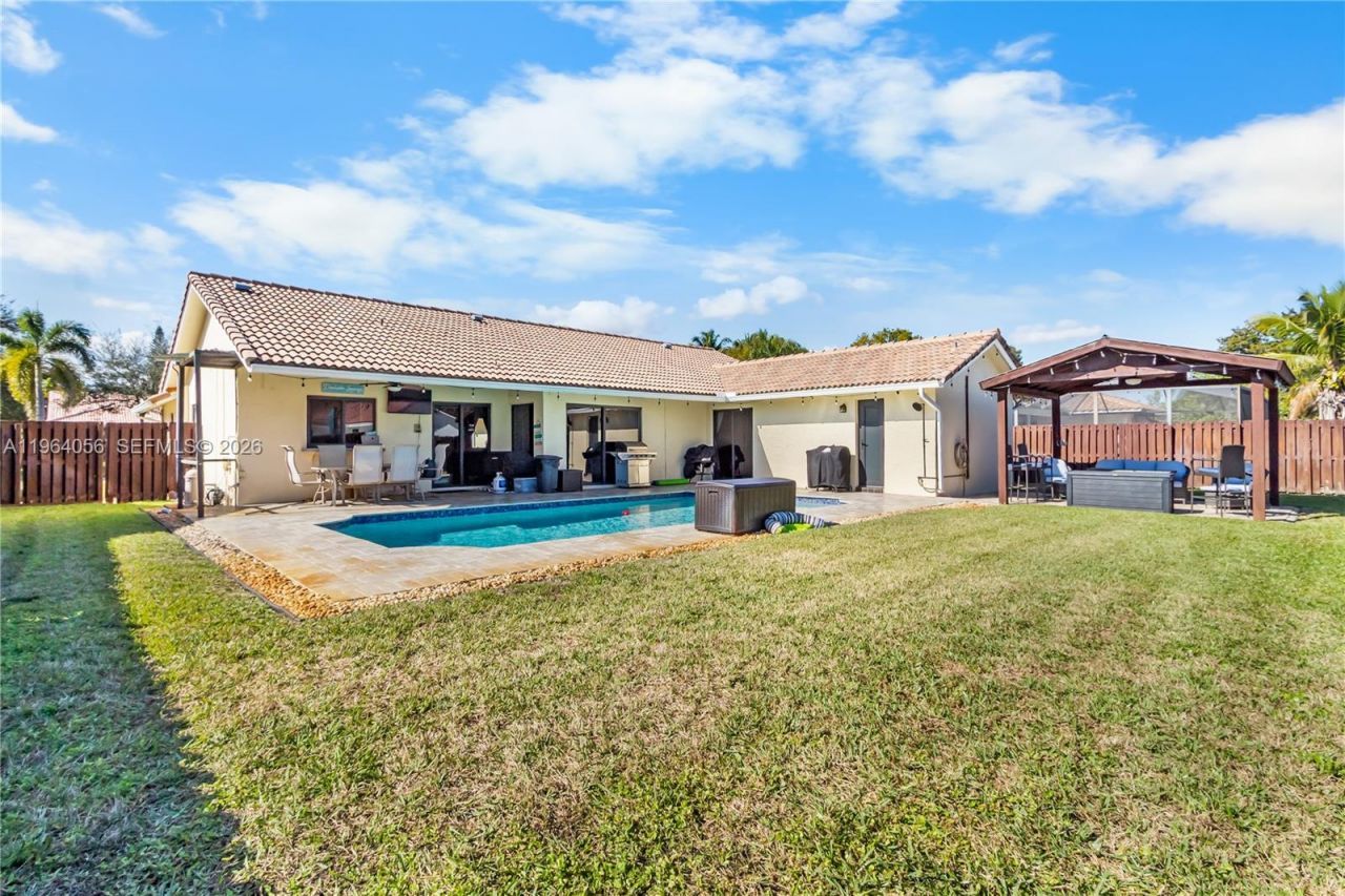 375 NW 107th Ter, Coral Springs, FL 33071 Photo