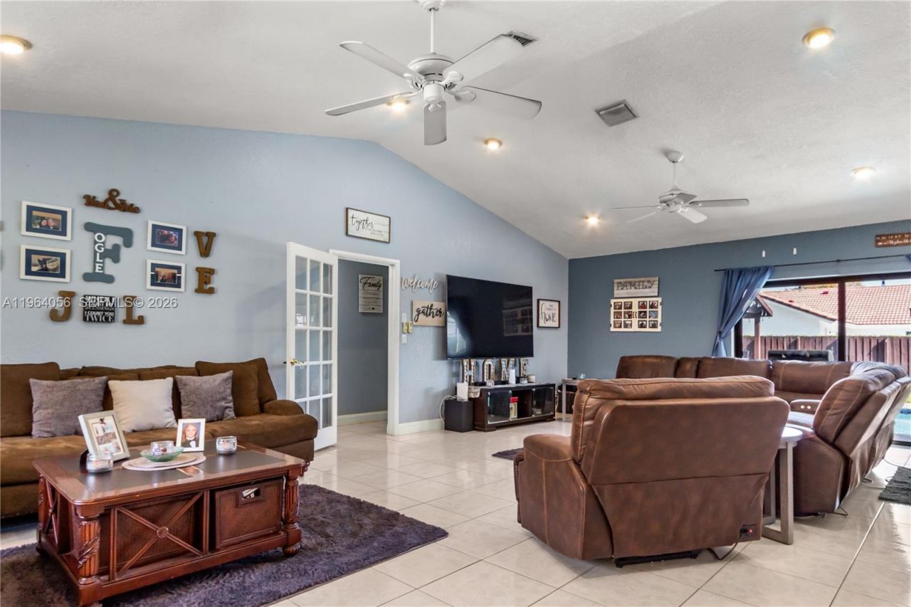 375 NW 107th Ter, Coral Springs, FL 33071 Photo