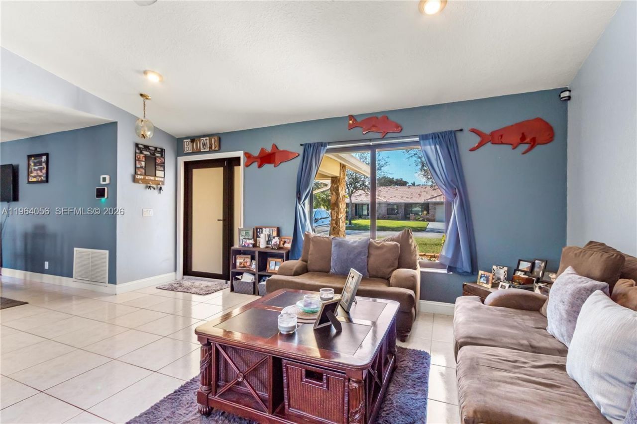 375 NW 107th Ter, Coral Springs, FL 33071 Photo