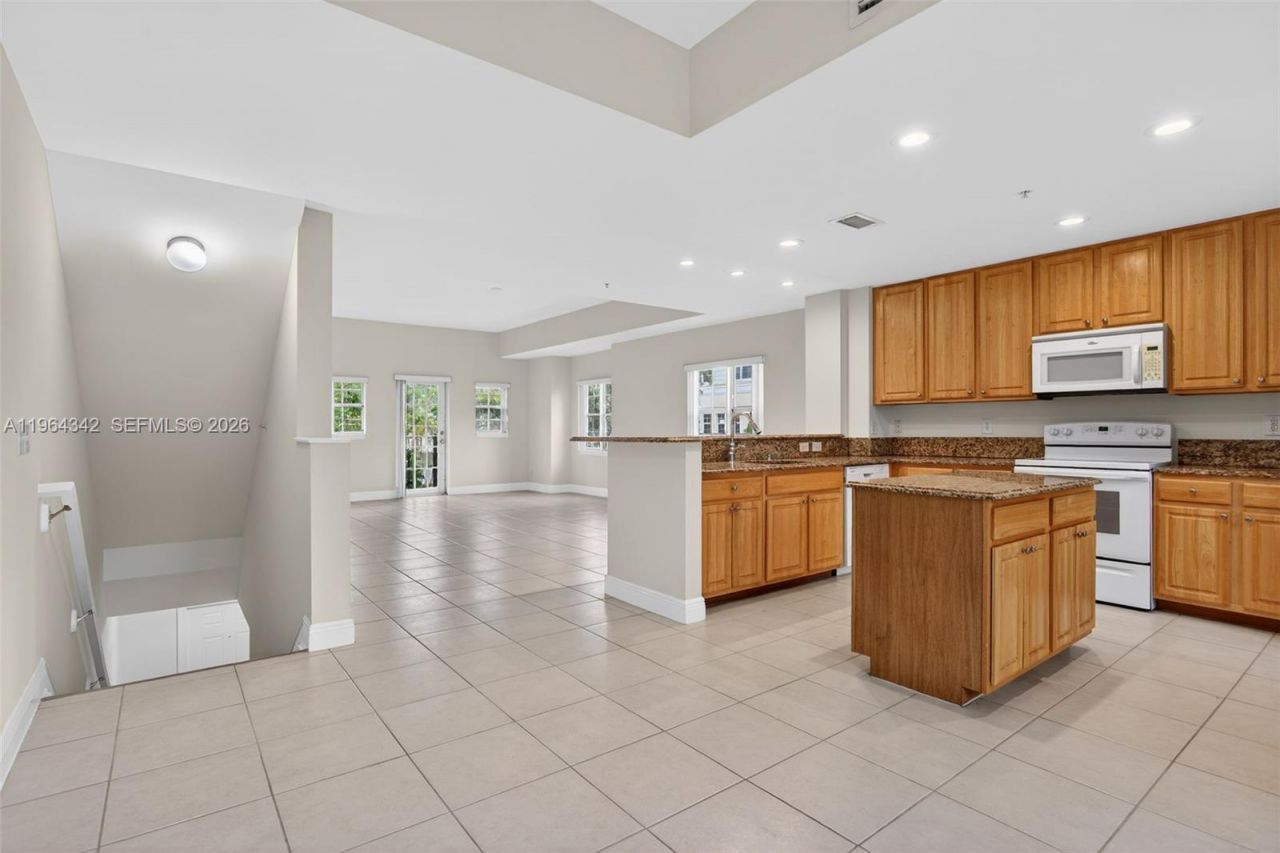 630 SW 1st Dr, Pompano Beach, FL 33060 Photo