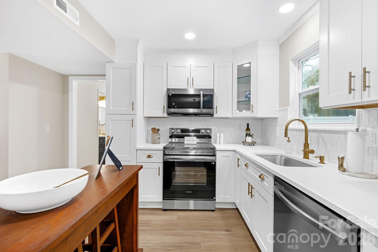 8201 Meadowdale Lane, Charlotte, NC 28227 Main Photo