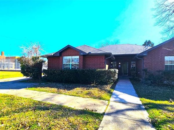 901 W Congress Street, Denton, TX 76201