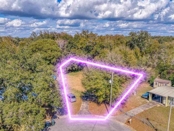 514 S Edgewood Cir, Pensacola, FL 32506