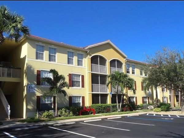 4113 Residence DR, Unit 223, FORT MYERS, FL 33901