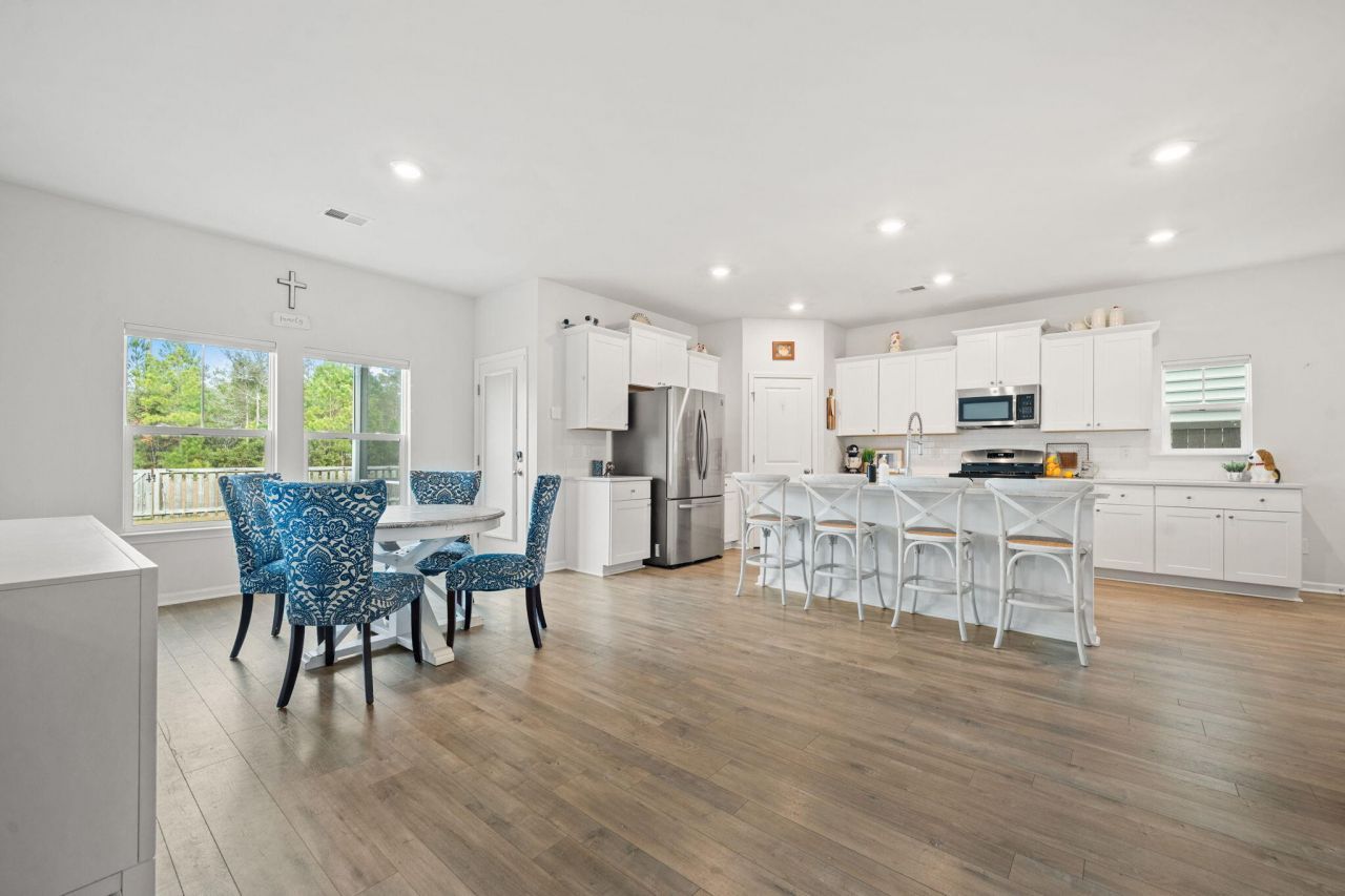 122 Haverhill Street Photo 17