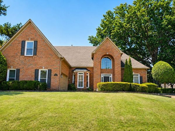 1923 SWYNFORD LN, Collierville, TN 38017