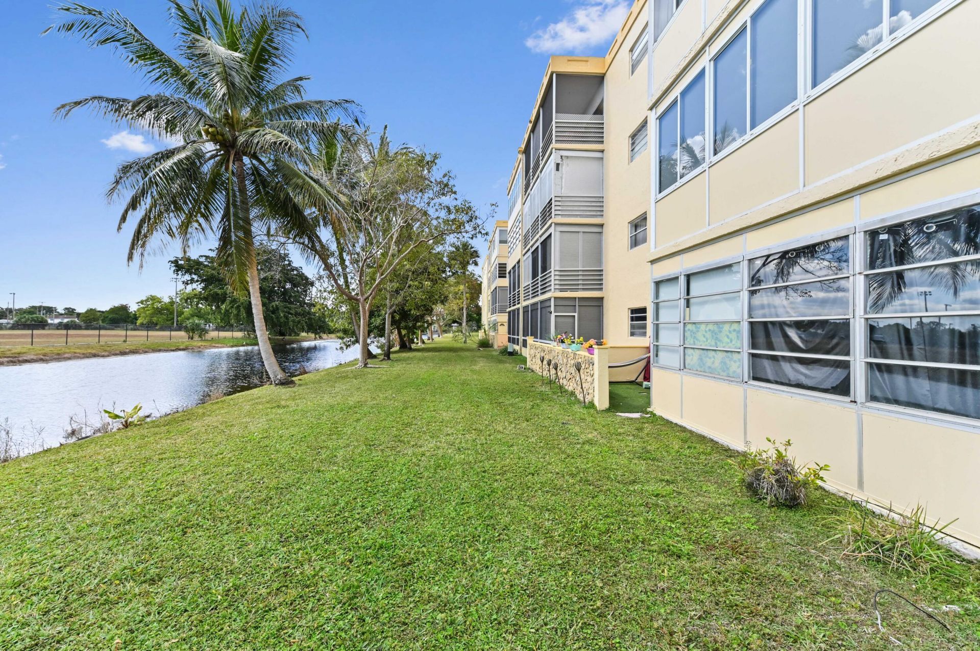 3940 NW 42nd Avenue, Unit 116, Lauderdale Lakes, FL 33319 Photo