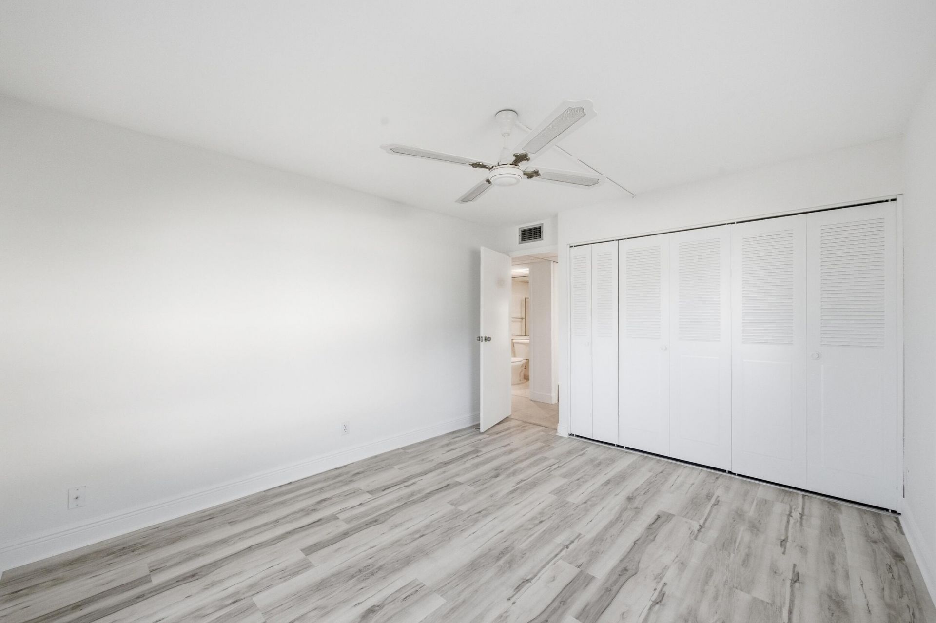 452 Brittany J, Delray Beach, FL 33446 Photo