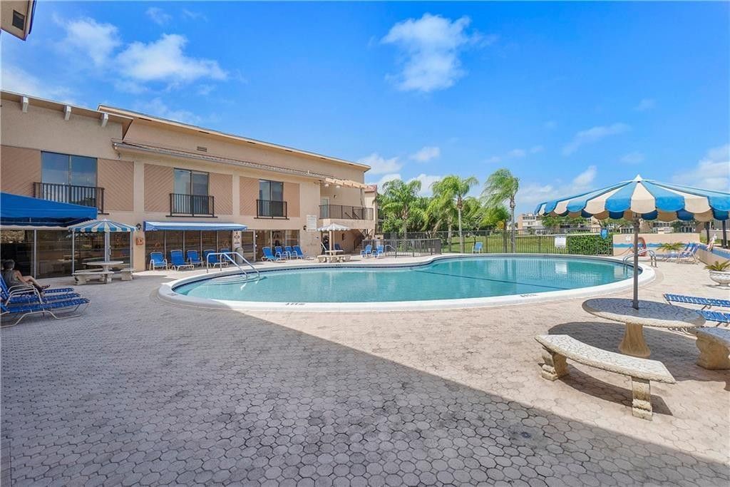 7210 Lake Circle Dr, Unit 306, Margate, FL 33063 Photo