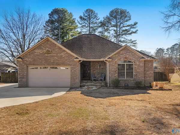 1750 Lakehill Street NW, Cullman, AL 35055