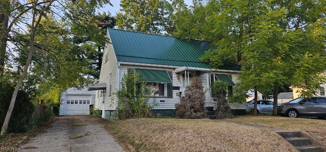 1049 Mckinley Street Ne, Warren, OH 44483 Main Photo