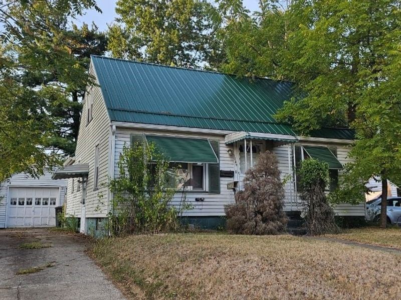 1049 Mckinley Street NE, Warren, OH 44483 Photo 1