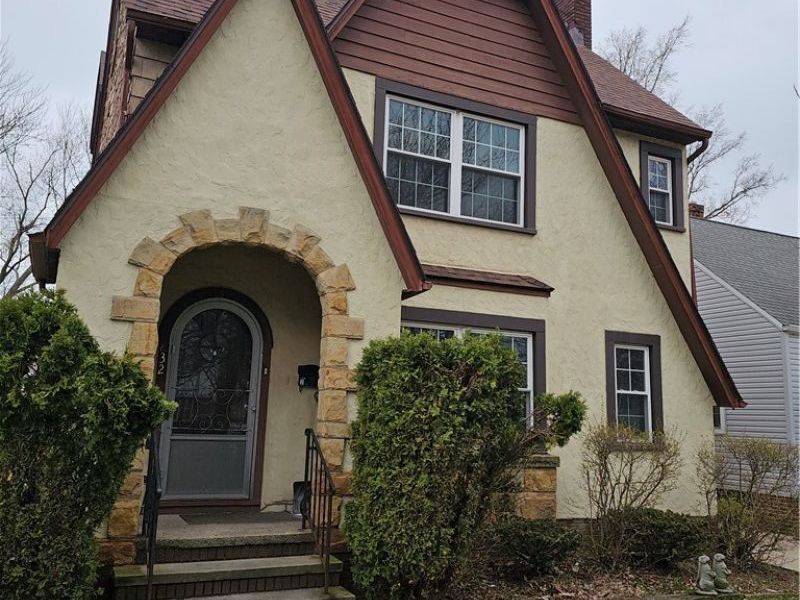 832 hoover Road, Cleveland, OH 44119 Photo 1