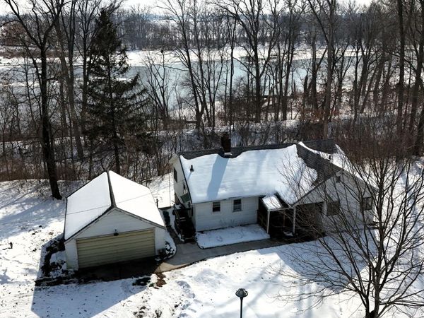 12577 S River Road, Grand Rapids, OH 43522