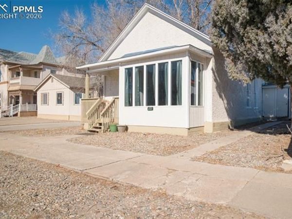 611 W 11th Street, Pueblo, CO 81003
