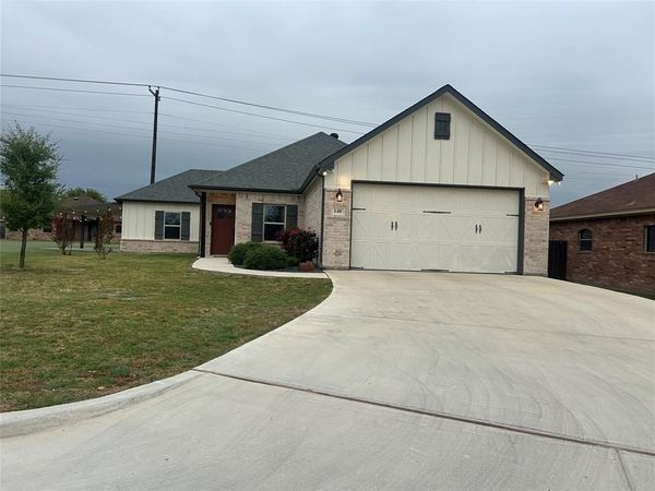 140 Hummingbird Drive, Weatherford, TX 76088