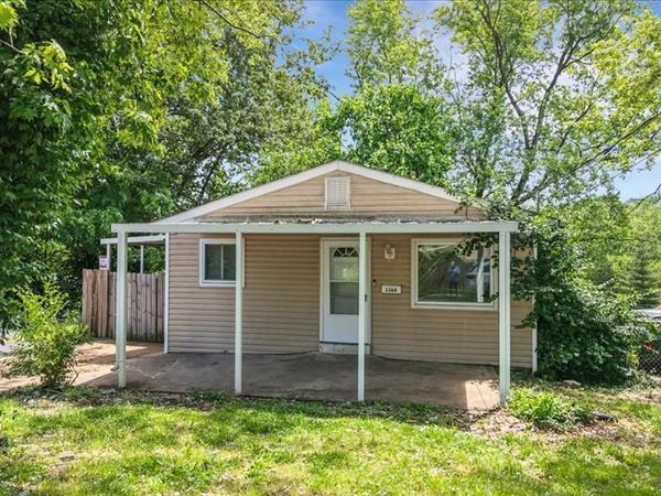 3368 Suncrest Avenue, Breckenridge Hills, MO 63114