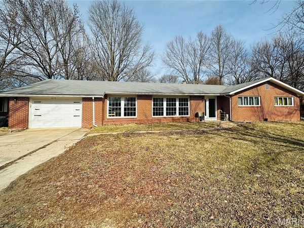 515 W James Boulevard, St James, MO 65559
