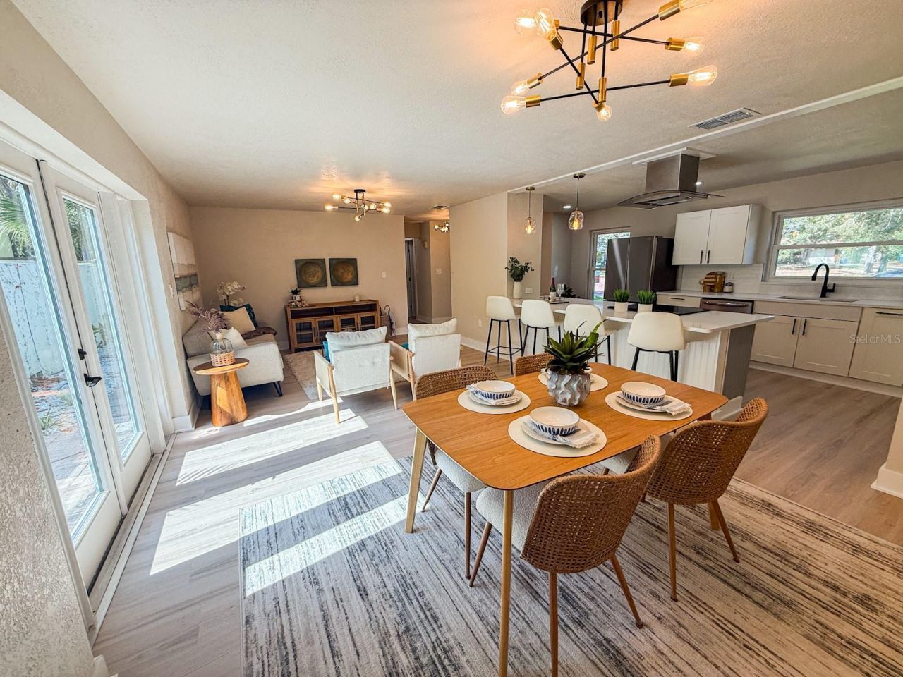 1470 Serpentine Drive S, Saint Petersburg, FL 33705 Photo