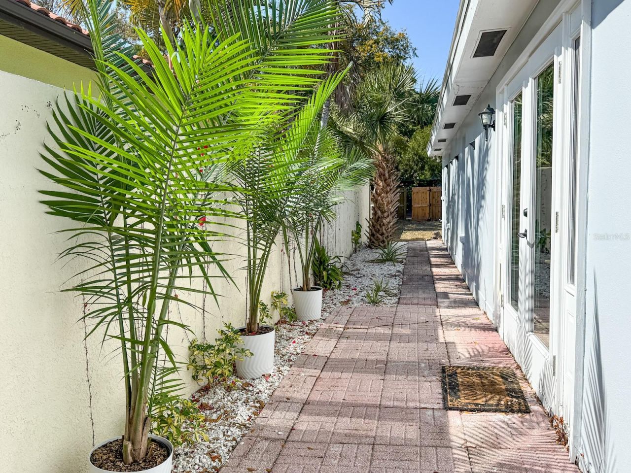 1470 Serpentine Drive S, Saint Petersburg, FL 33705 Photo