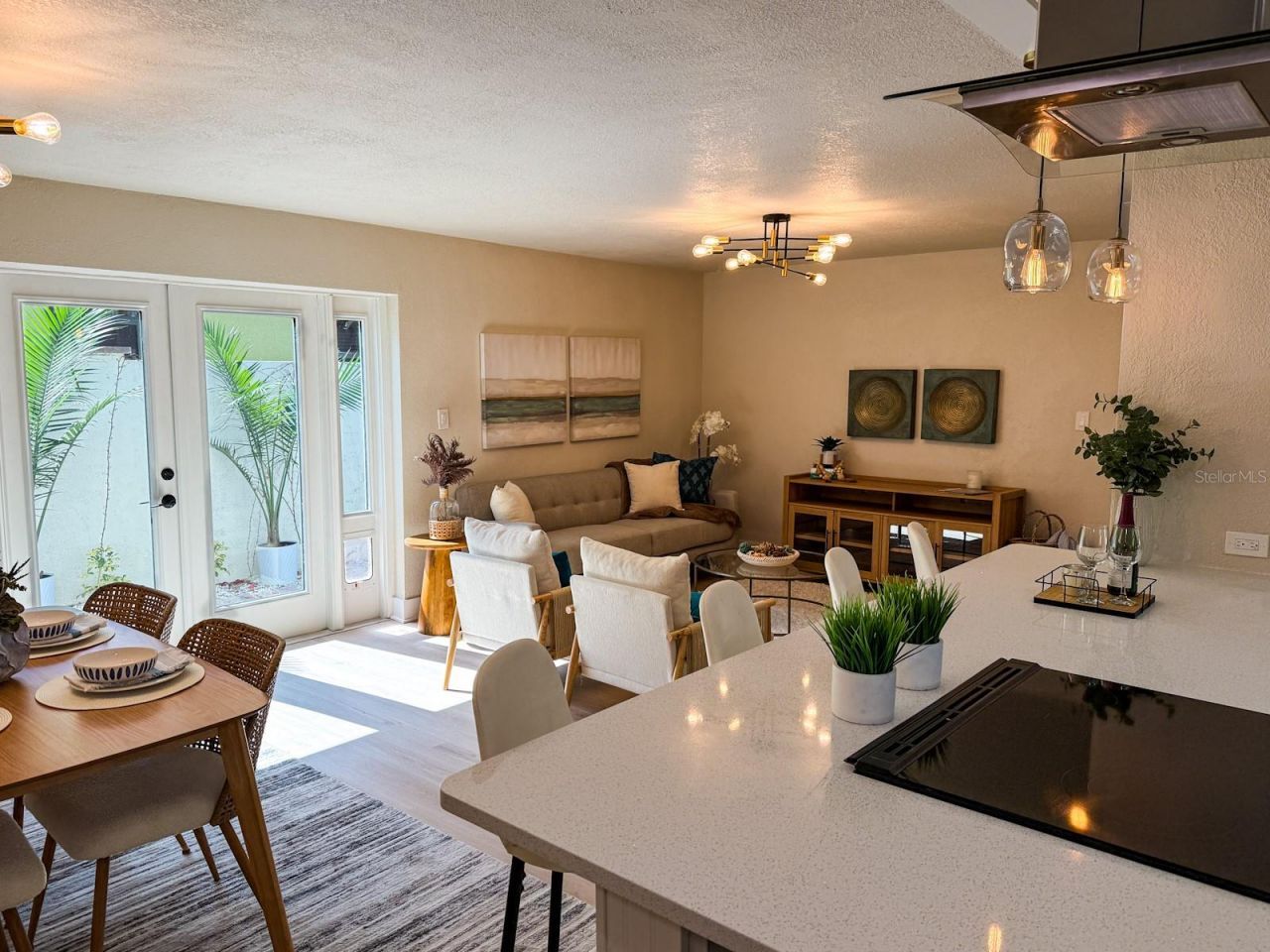 1470 Serpentine Drive S, Saint Petersburg, FL 33705 Photo