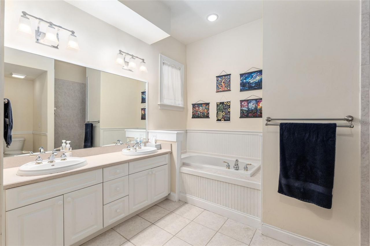 5034 NW 11th Place, Gainesville, FL 32605 Photo