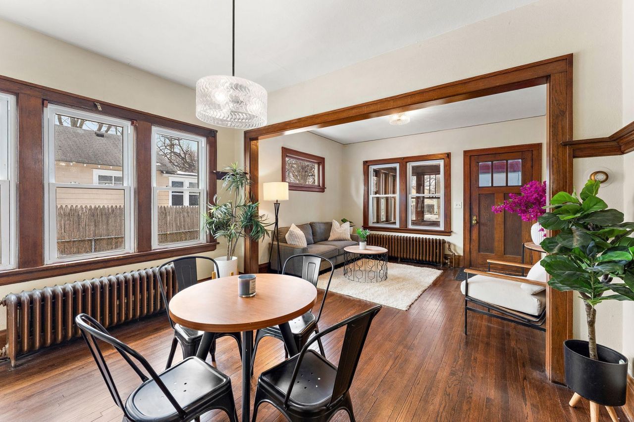 2034 Stillwater Avenue E, Saint Paul, MN 55119 Main Photo