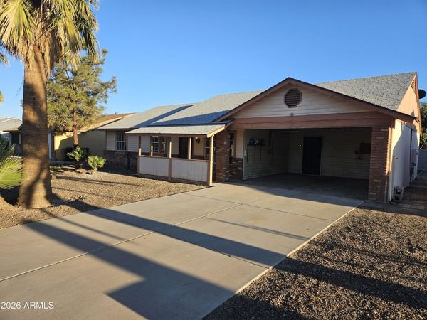 8949 W CINNABAR Avenue, Peoria, AZ 85345