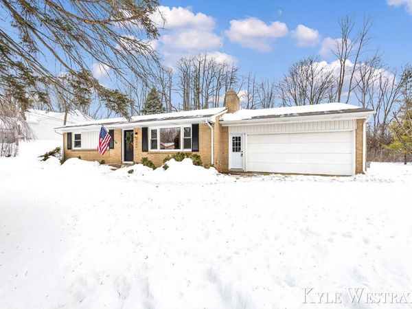 3349 Chevy Chase Street NE, Grand Rapids, MI 49546