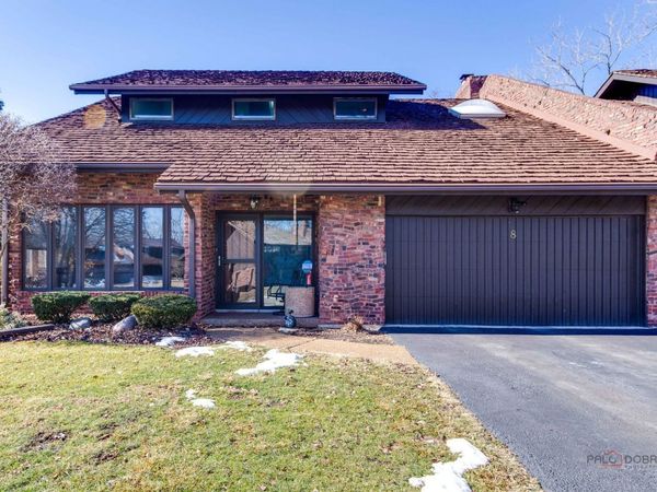 8 Lucas Drive, Palos Hills, IL 60465