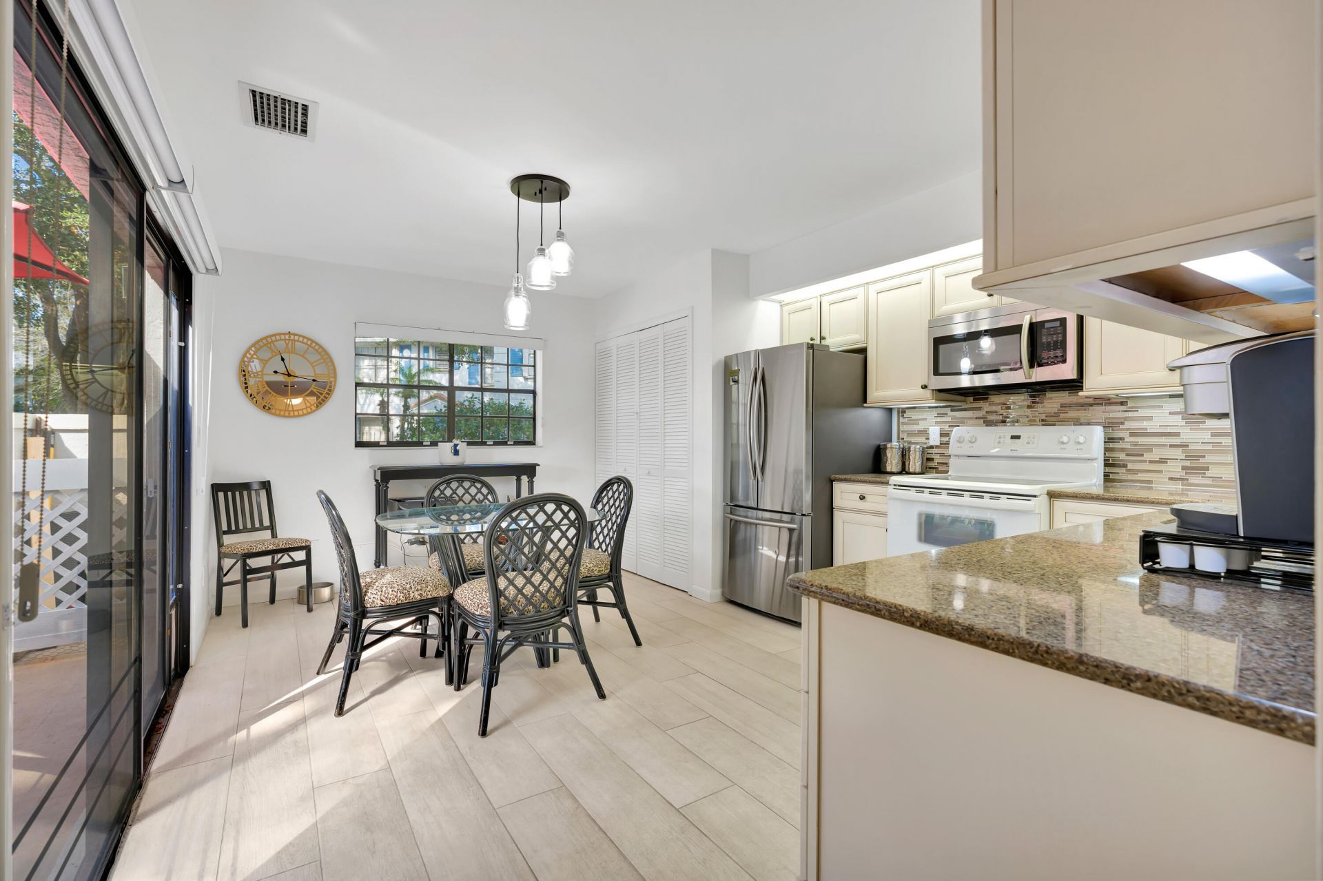 352 Prestwick Circle, Unit 3, Palm Beach Gardens, FL 33418 Photo