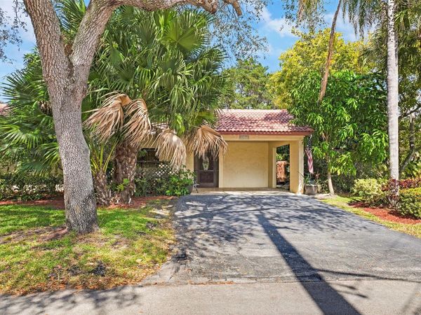 16131 Laurel Drive, Unit 33, Weston, FL 33326