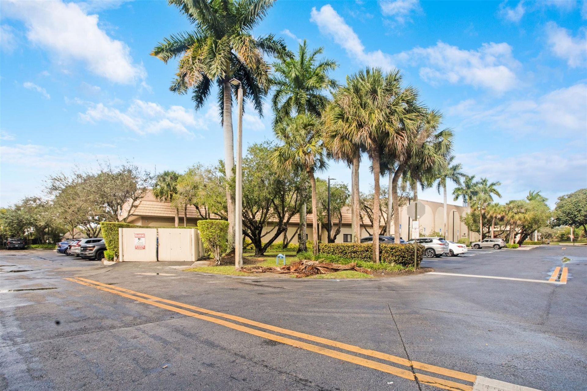 16131 Laurel Drive, Unit 33, Weston, FL 33326 Photo