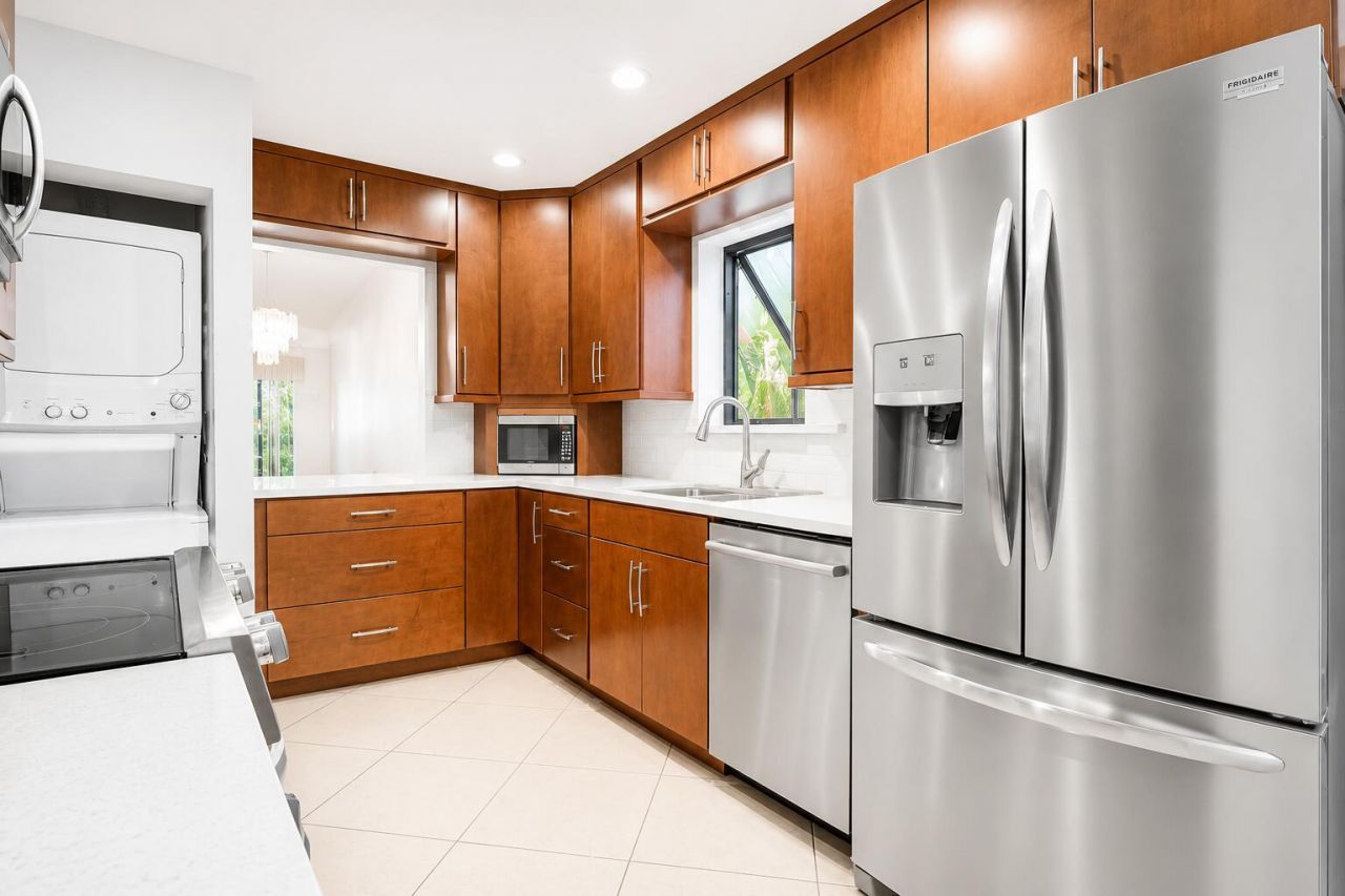 16131 Laurel Drive, Unit 33, Weston, FL 33326 Photo