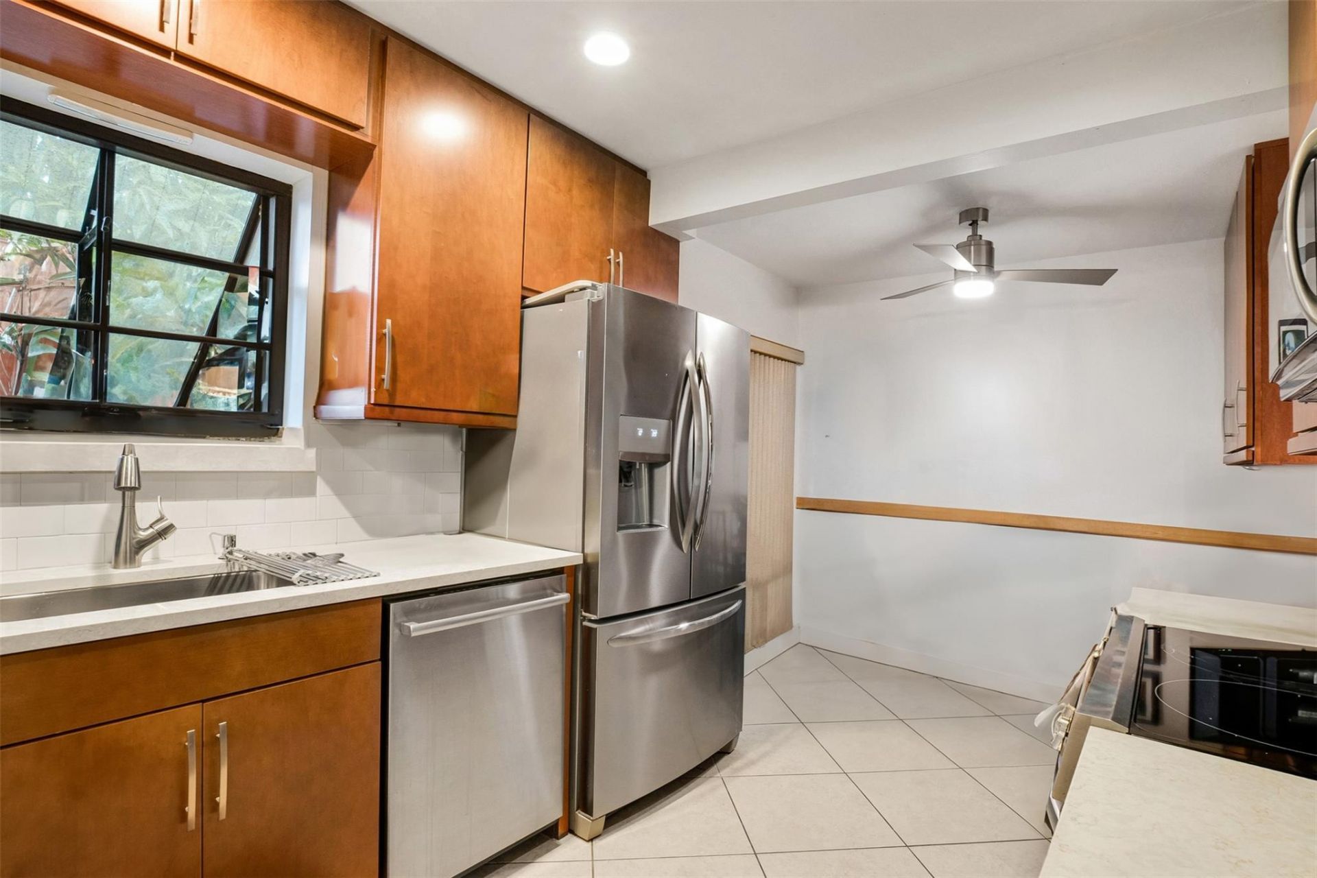 16131 Laurel Drive, Unit 33, Weston, FL 33326 Photo