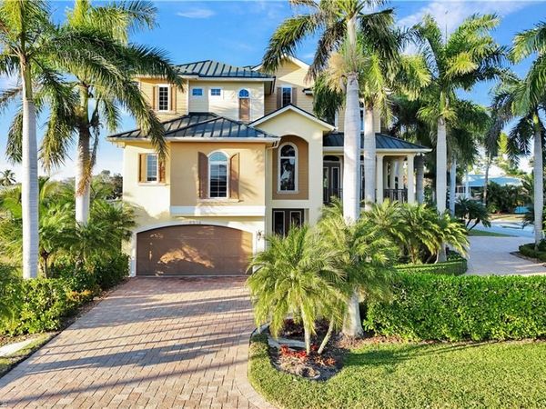 4806 Regal DR, BONITA SPRINGS, FL 34134
