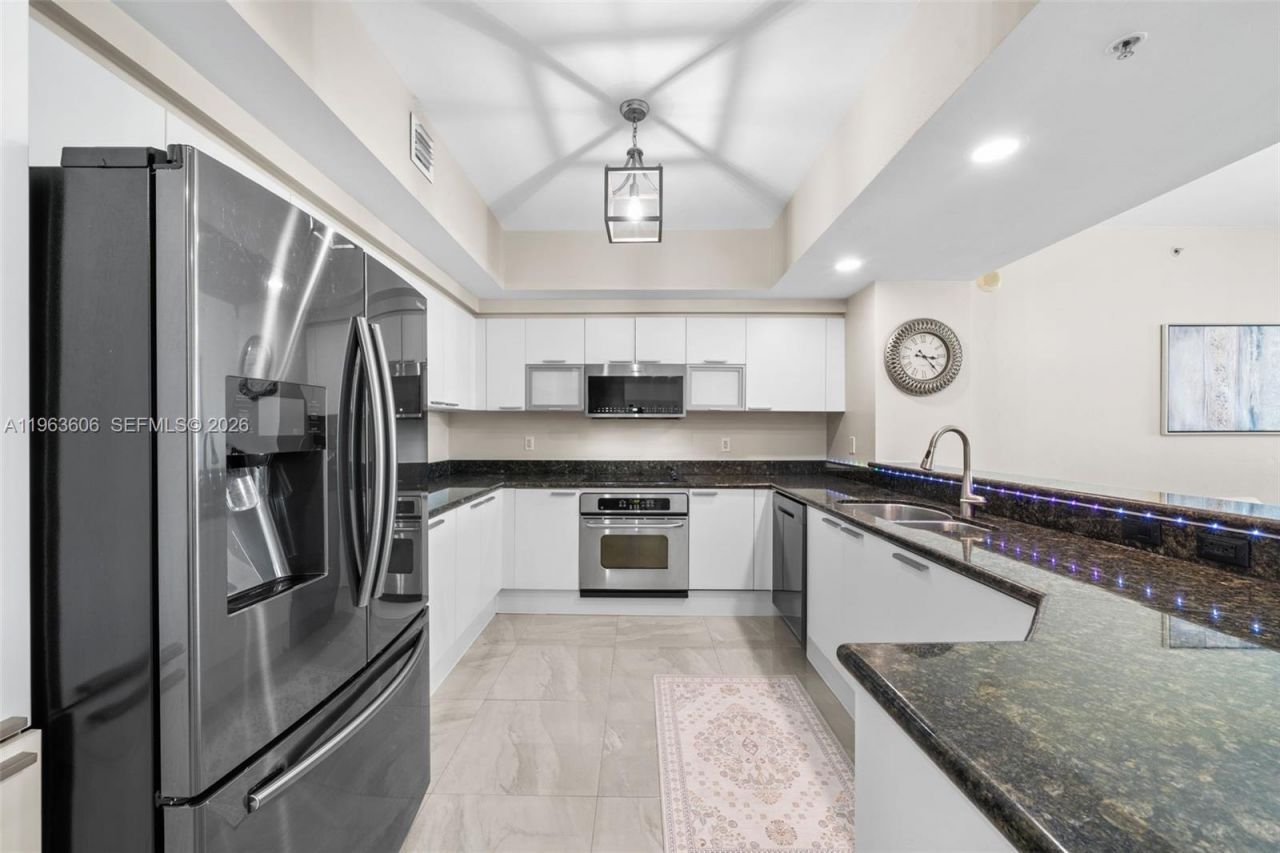 14951 Royal Oaks Ln, Unit 701, North Miami, FL 33181 Photo