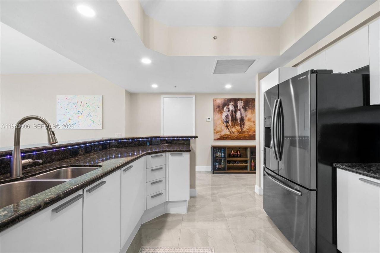 14951 Royal Oaks Ln, Unit 701, North Miami, FL 33181 Photo