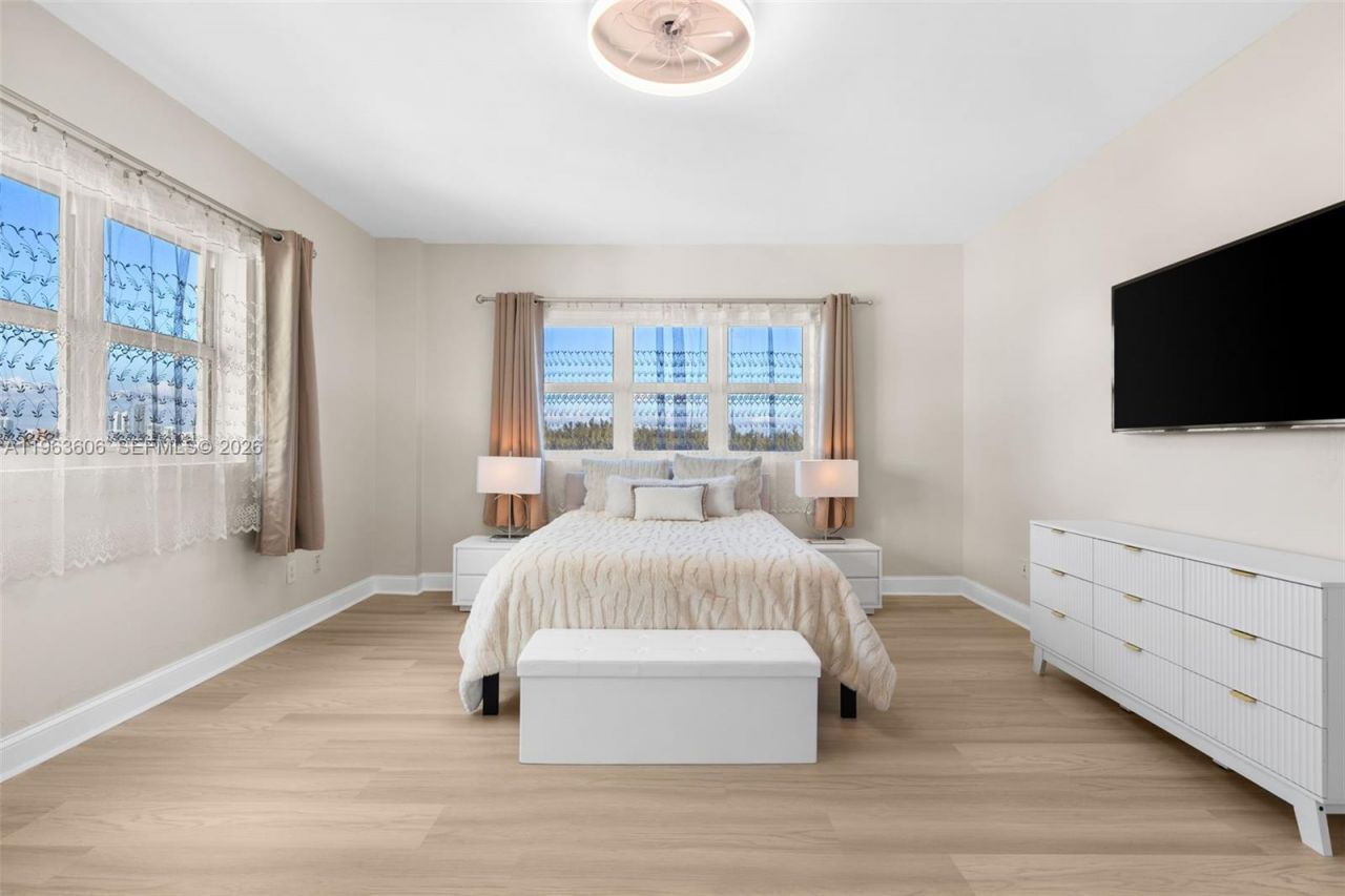 14951 Royal Oaks Ln, Unit 701, North Miami, FL 33181 Photo