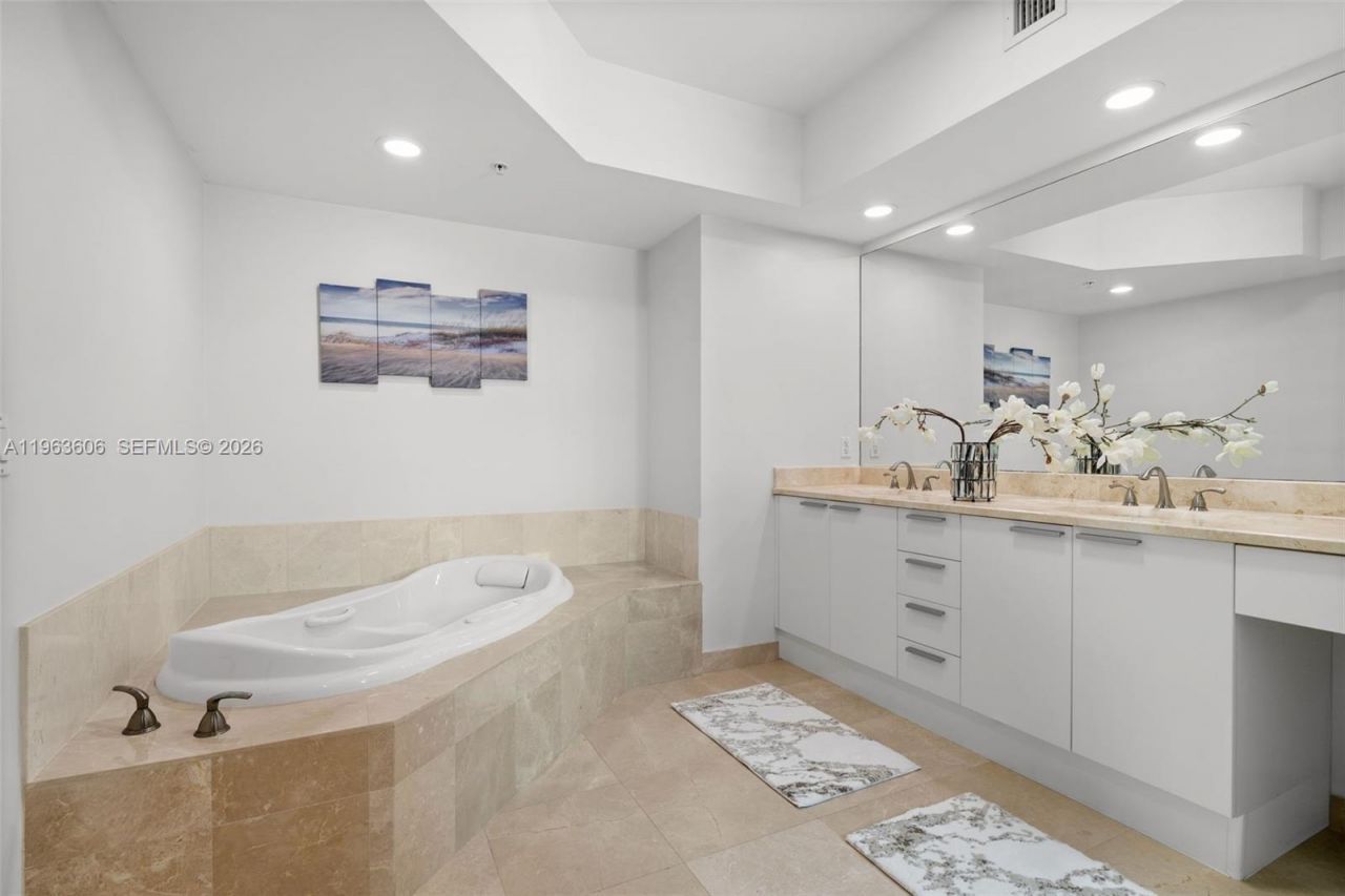 14951 Royal Oaks Ln, Unit 701, North Miami, FL 33181 Photo