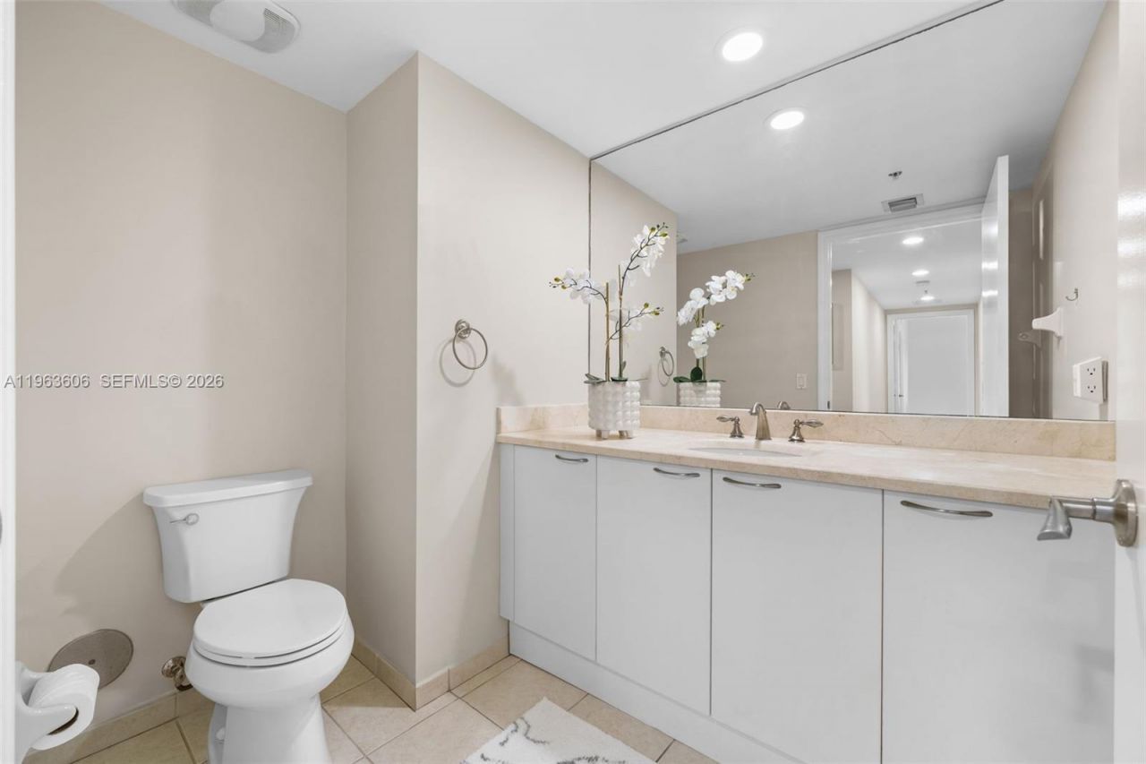 14951 Royal Oaks Ln, Unit 701, North Miami, FL 33181 Photo