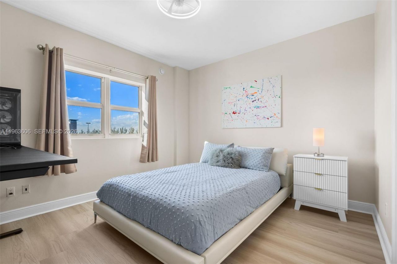 14951 Royal Oaks Ln, Unit 701, North Miami, FL 33181 Photo