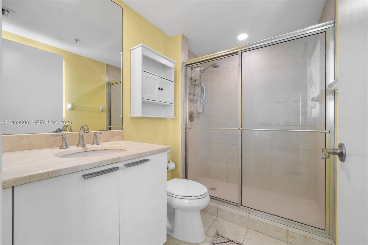 14951 Royal Oaks Ln, Unit 701, North Miami, FL 33181 Photo